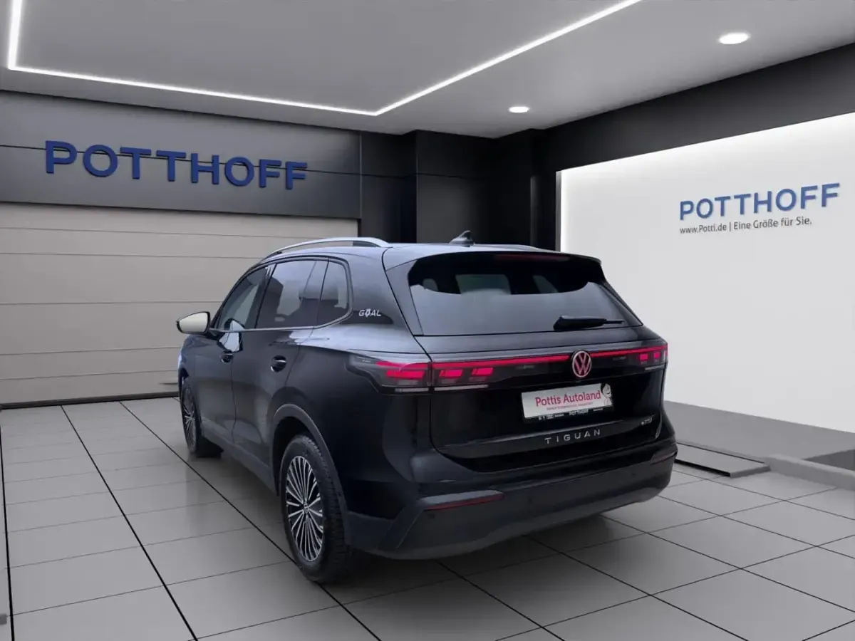 Gebraucht VW Tiguan Goal 131 PS (96 kW) 2025 Schwarz SUV