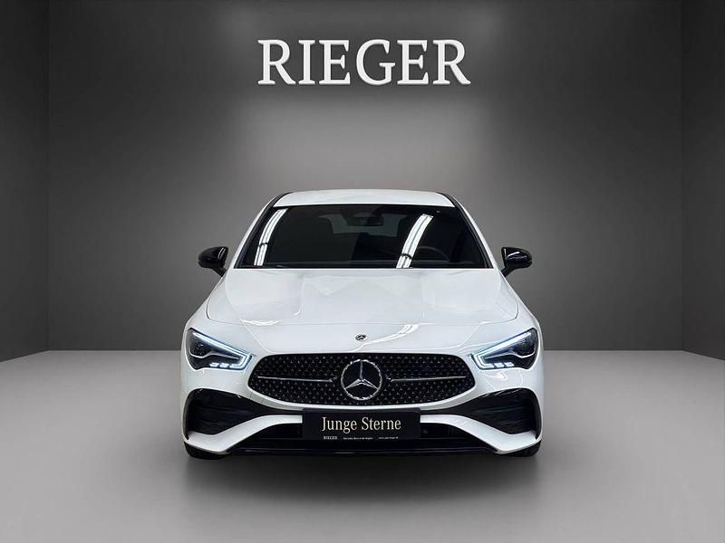 Gebraucht Mercedes CLA200 Shooting Brake AMG 163 PS (119 kW) 2024 Unilack polarweiß Kombi