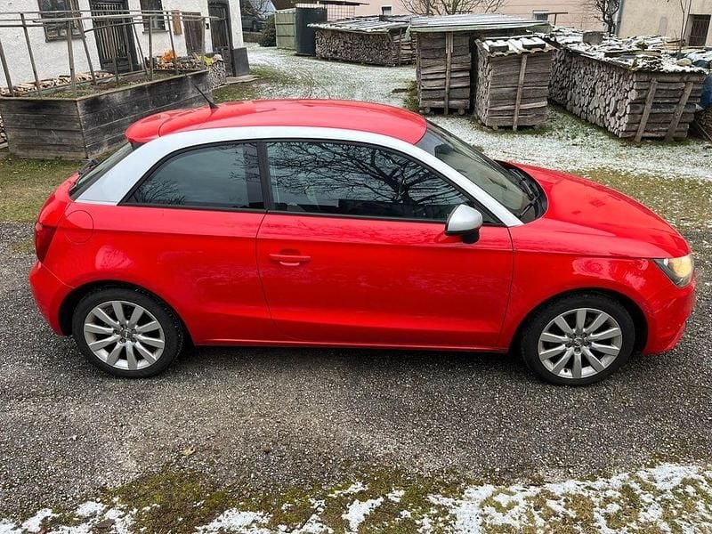 Gebraucht Audi A1 Attraction 122 PS (89 kW) 2012 Rot Kleinwagen