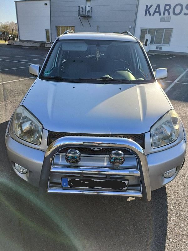 Silber Gebraucht 2005 Toyota RAV4 SUV | 6.750 € (Teuer) - Bild 1/4