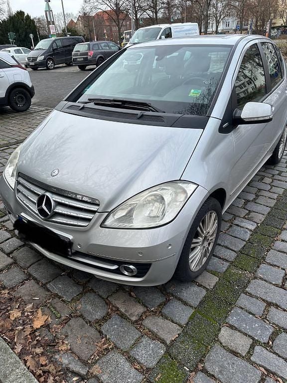 Silber Gebraucht 2010 Mercedes A180 Elegance Van / Kleinbus | 3.000 € (Superpreis) - Bild 1/4