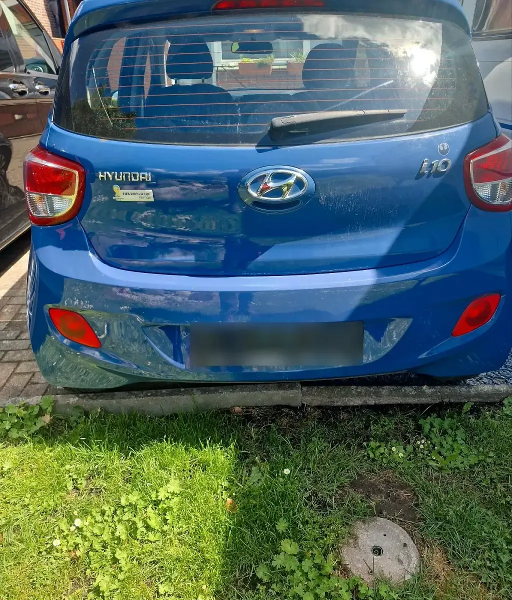 Gebraucht Hyundai i10 69 PS (50 kW) 2015 Blau Kleinwagen