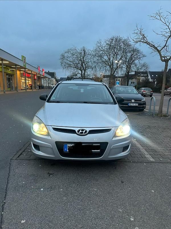 Gebraucht Hyundai i30 2009 Silber Limousine