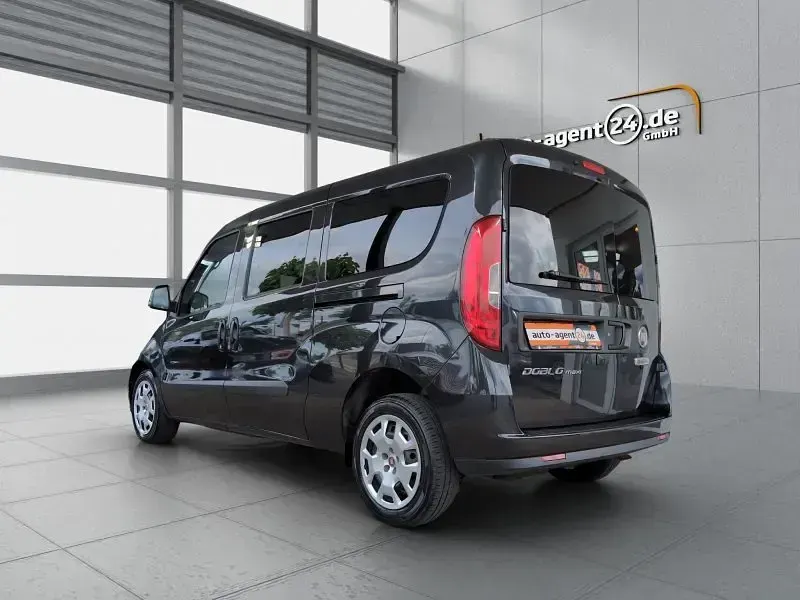 Gebraucht Fiat Doblò 120 PS (88 kW) 2022 Schwarz metallic Van / Kleinbus