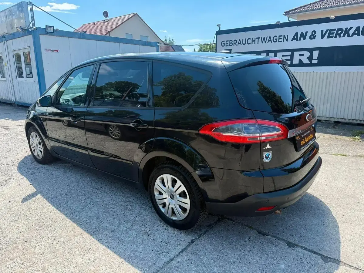 Gebraucht Ford S-MAX Trend 140 PS (102 kW) 2011 Schwarz Van / Kleinbus