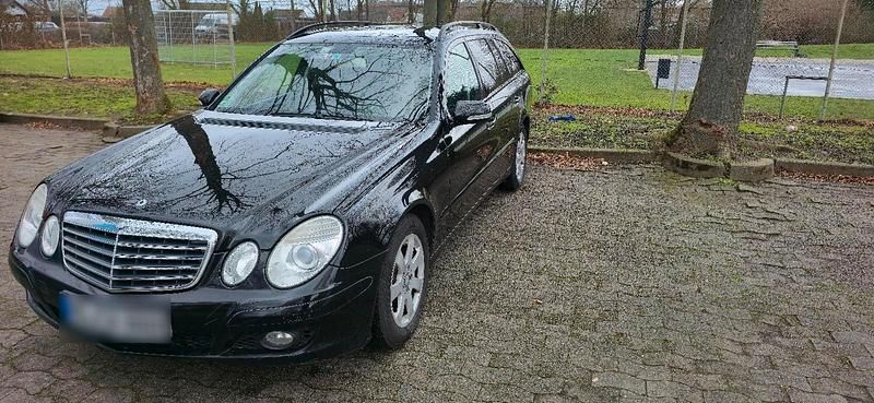 Gebraucht Mercedes E220 170 PS (125 kW) 2007 Schwarz Kombi