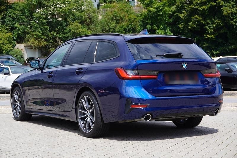 Używany BMW 330 Performance 265 KM (194 kW) 2019 Niebieski Kombi