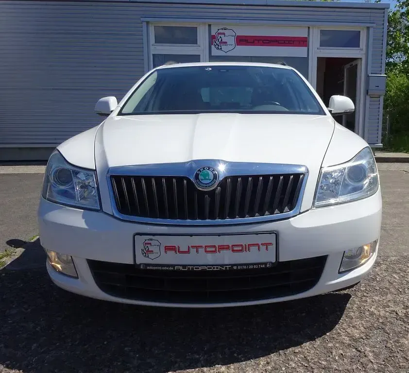 Usado Skoda Octavia RS 140 CV (102 kW) 2013 Blanco Familiar