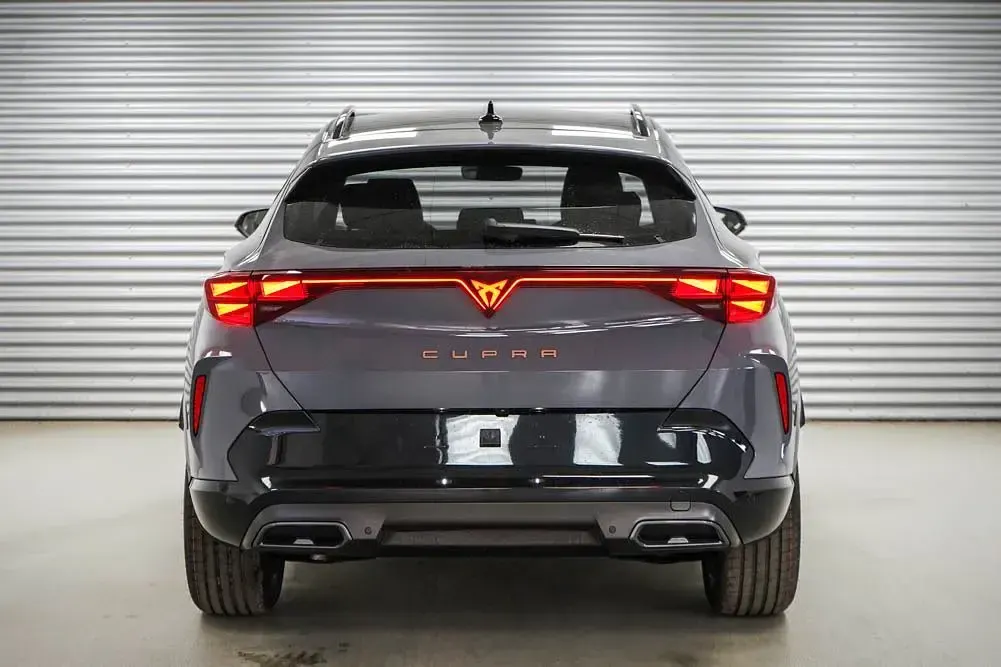 Neu Cupra Formentor 150 PS (110 kW) 2026 Grau SUV