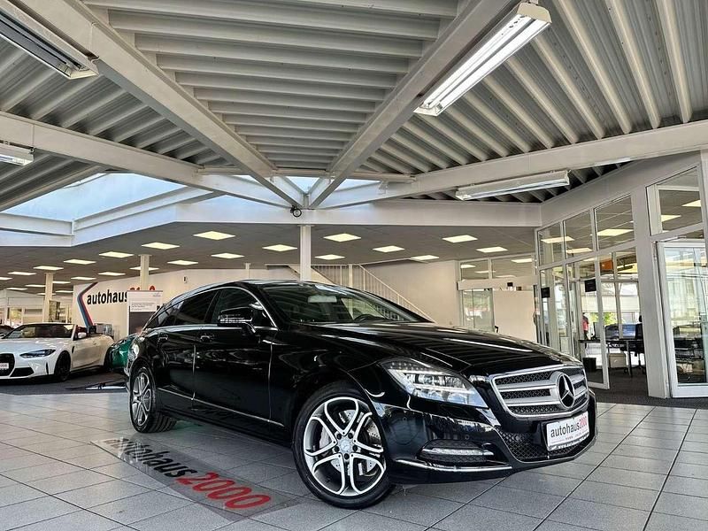 Obsidianschwarz metalliclack Gebraucht 2013 Mercedes CLS350 Kombi | 21.950 € (Teuer) - Bild 1/4