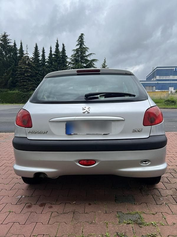Gebraucht Peugeot 206 75 PS (55 kW) 2005 Silber Kleinwagen