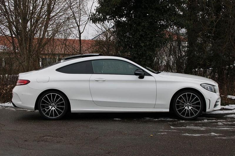 Gebraucht Mercedes C300 AMG line 258 PS (189 kW) 2019 Weiß Coupé