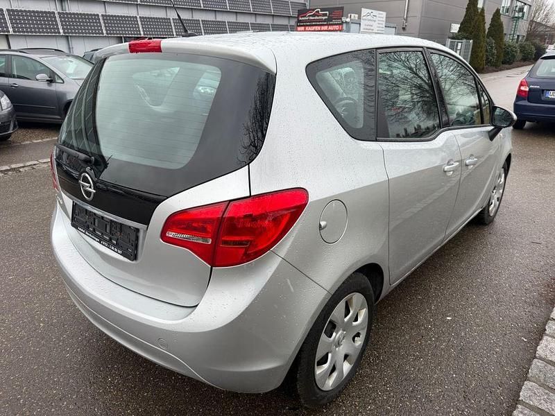 Gebraucht Opel Meriva Edition 101 PS (74 kW) 2014 Silber Van / Kleinbus