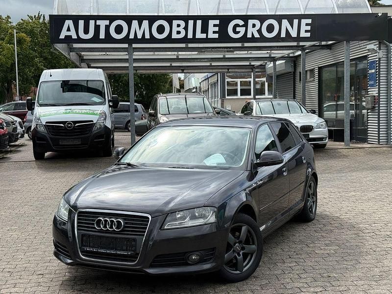 Grau Gebraucht 2009 Audi A3 Ambiente Limousine | 3.650 € (Guter Preis) - Bild 1/4