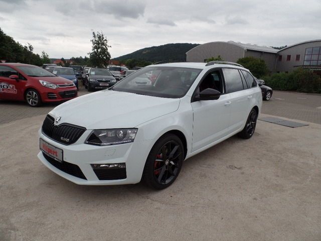 Weiß Gebraucht 2016 Skoda Octavia RS Kombi | 32.190 € - Bild 1/4