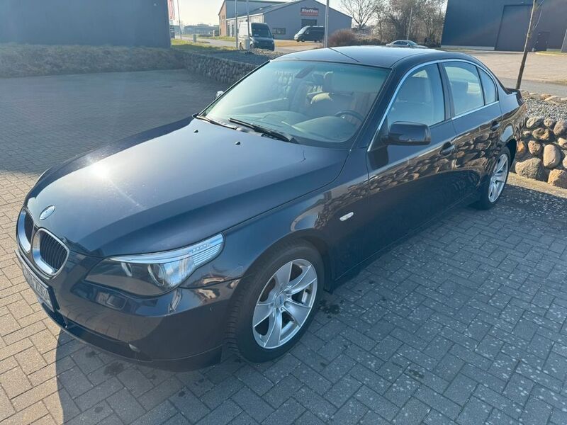 Blau Gebraucht 2005 BMW 520 Limousine | 7.750 € (Teuer) - Bild 1/4