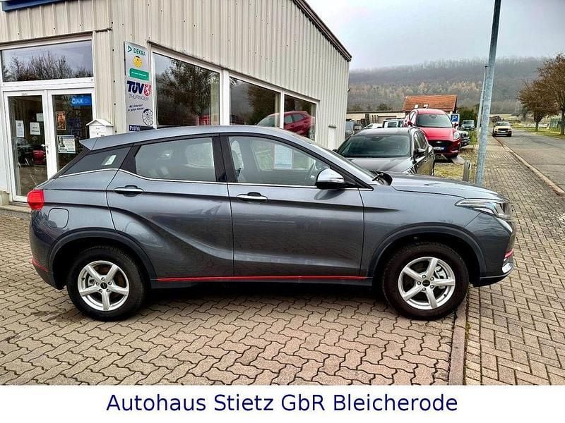 Neu DFSK Fengon 106 PS (77 kW) 2025 Grau SUV