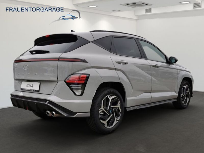Gebraucht Hyundai Kona N Line 120 PS (88 kW) 2024 Grau SUV