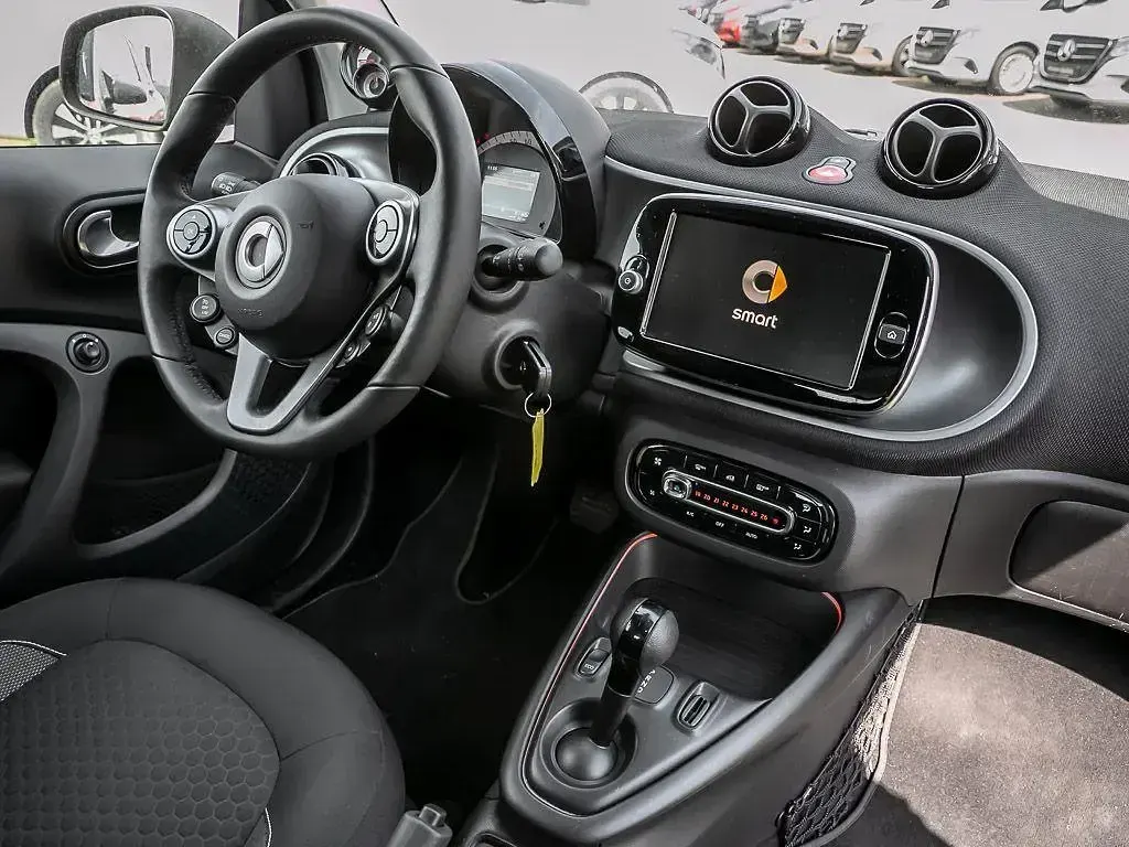 Gebraucht Smart ForTwo Coupé Exclusive 60 kW (82 PS) 2024 Rot Kleinwagen