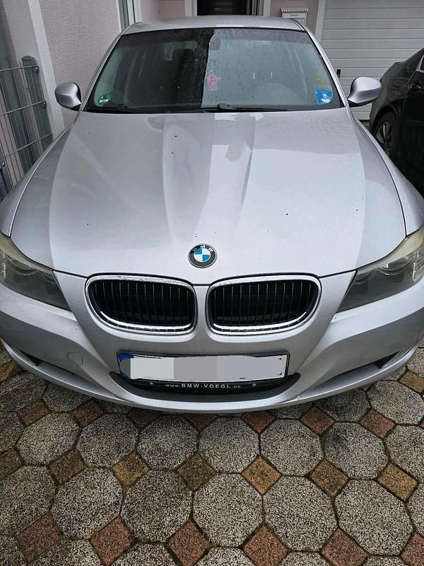 Second-hand BMW 318 143 CP (105 kW) 2008 Argintiu Berlinǎ