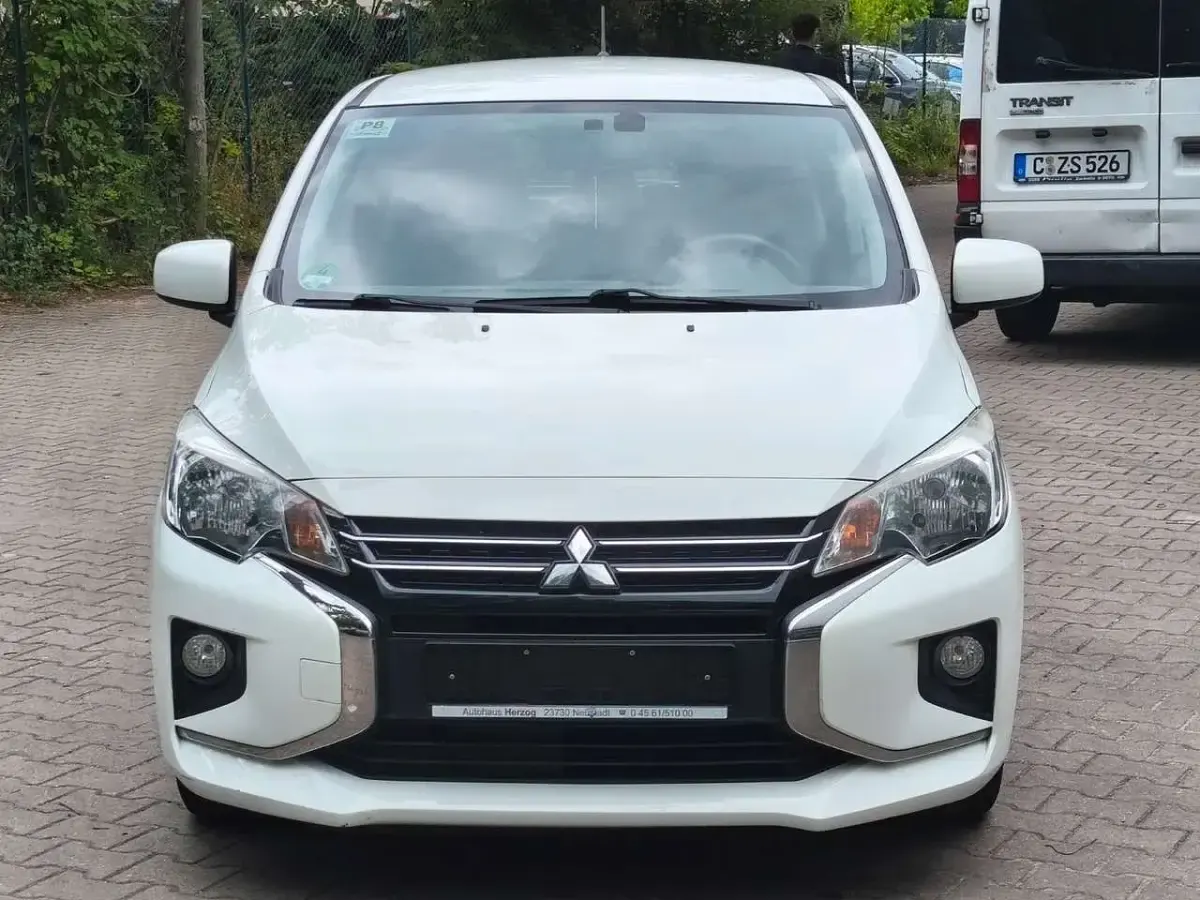 Gebraucht Mitsubishi Space Star Basis 71 PS (52 kW) 2020 Weiß Kleinwagen