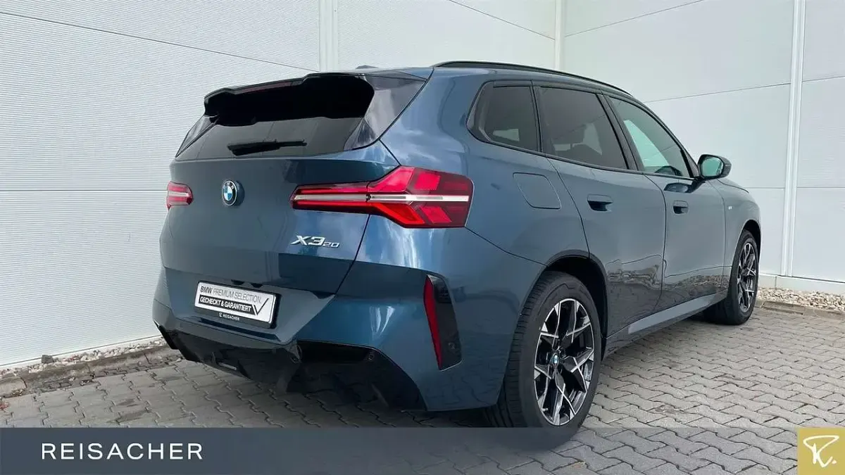 Gebraucht BMW X3 M Sport 190 PS (139 kW) 2025 Arctic race blue metallic SUV