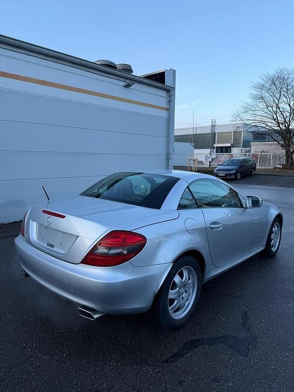 Gebraucht Mercedes SLK200 184 PS (135 kW) 2009 Silber Cabrio