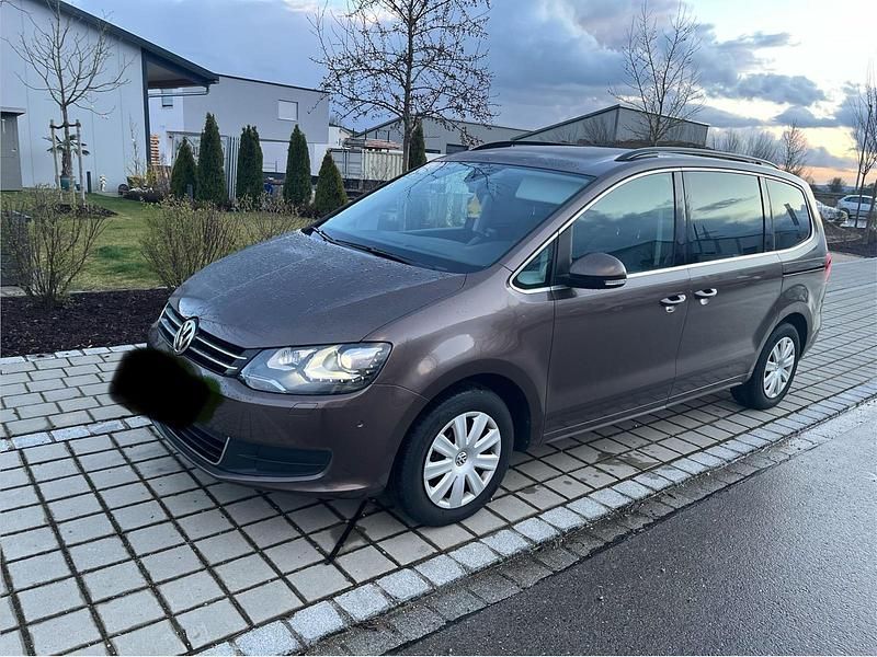 Gebraucht VW Sharan 140 PS (102 kW) 2013 Braun Van / Kleinbus