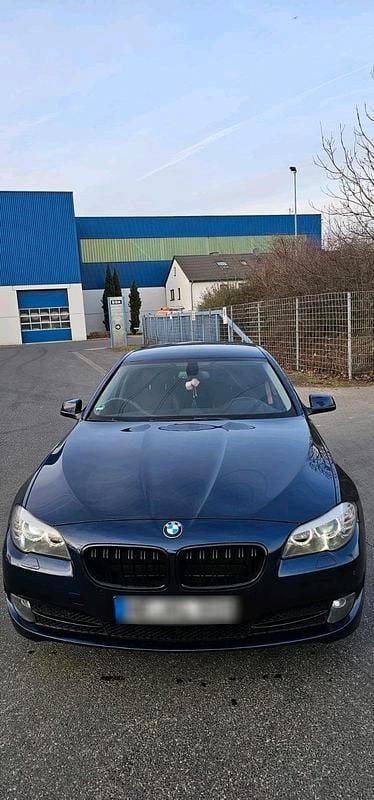 Gebraucht BMW 520 184 PS (135 kW) 2012 Blau Limousine