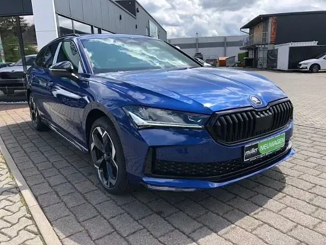 Neu Skoda Superb SportLine 204 PS (150 kW) 2026 Blau Kombi