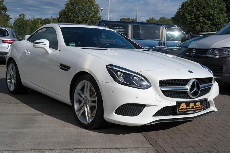 Weiß Gebraucht 2018 Mercedes SLC300 Cabrio | 29.990 € (Superpreis) - Bild 1/4