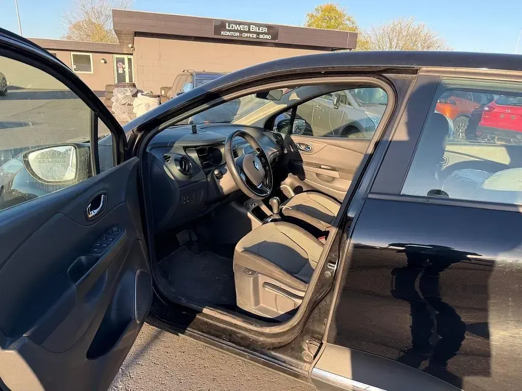 Gebraucht Renault Captur Dynamique 120 PS (88 kW) 2014 Schwarz SUV