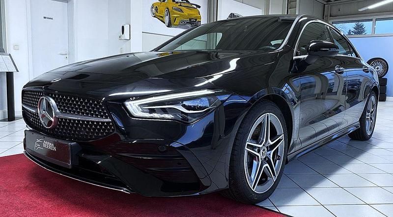 Schwarz Gebraucht 2024 Mercedes CLA200 AMG Limousine | 34.990 € (Fairer Preis) - Bild 1/4