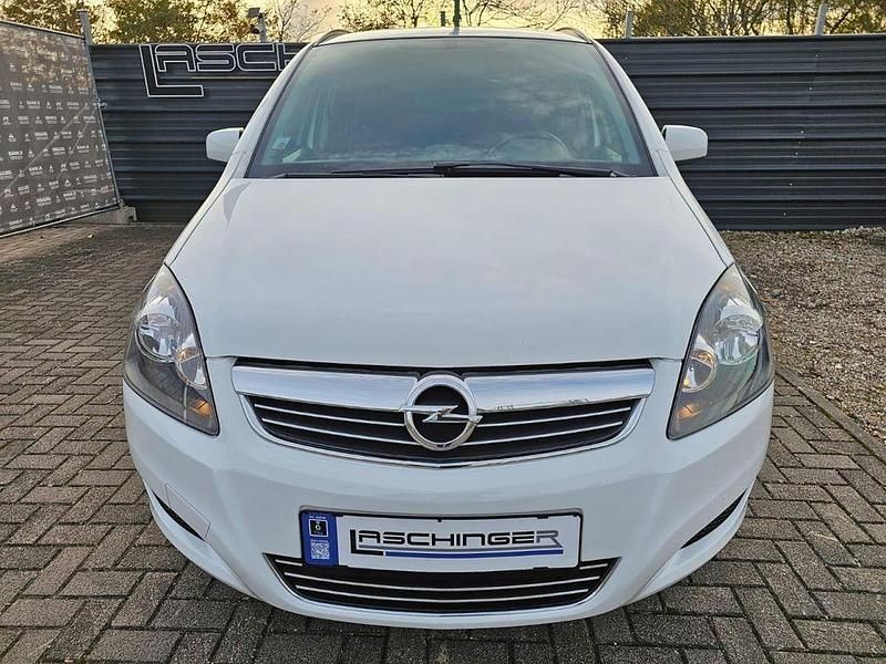 Gebraucht Opel Zafira Family 120 PS (88 kW) 2014 Weiß Van / Kleinbus