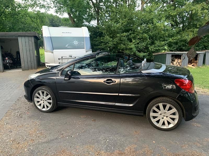 Schwarz Gebraucht 2009 Peugeot 207 CC Cabrio | 1.850 € (Guter Preis) - Bild 1/4