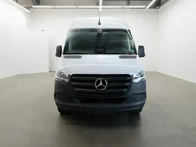 Gebraucht Mercedes Sprinter 170 PS (125 kW) 2025 Arktikweiss Van
