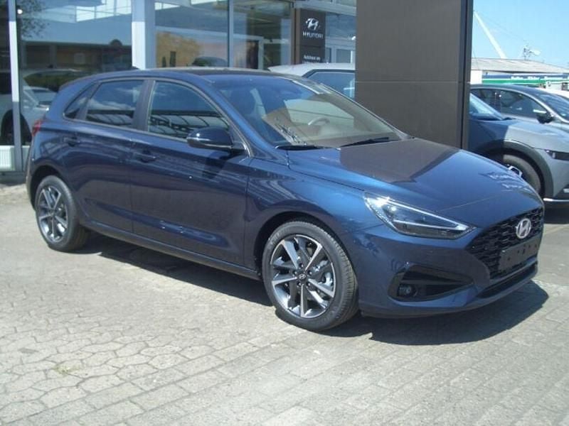Blau Gebraucht 2024 Hyundai i30 Advantage Limousine | 19.990 € (Guter Preis) - Bild 1/4
