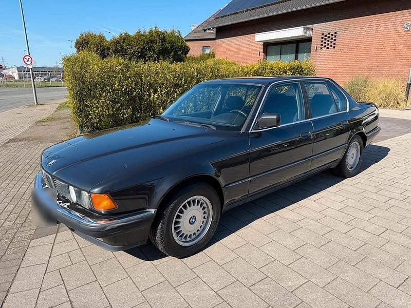 Gebraucht BMW 735 211 PS (155 kW) 1991 Schwarz Limousine