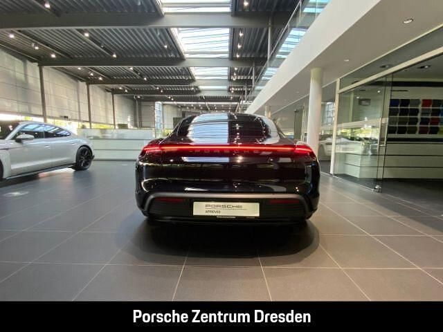 Gebraucht Porsche Taycan 419 kW (571 PS) 2022 Tiefschwarzmetallic (metallic) Limousine