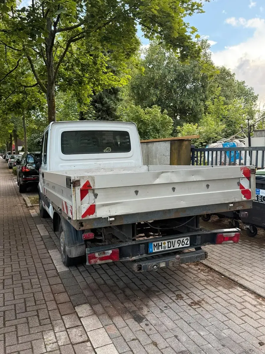 Gebraucht Iveco Daily 86 PS (63 kW) 2011 Weiß Limousine