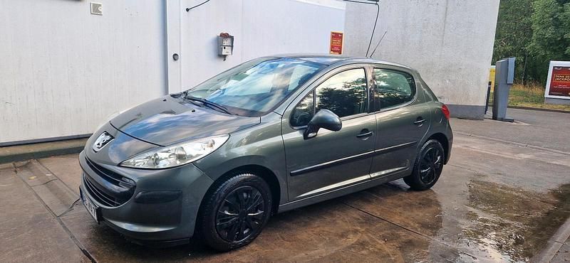 Andere außenfarben Gebraucht 2009 Peugeot 207 Limousine | 1.000 € - Bild 1/4