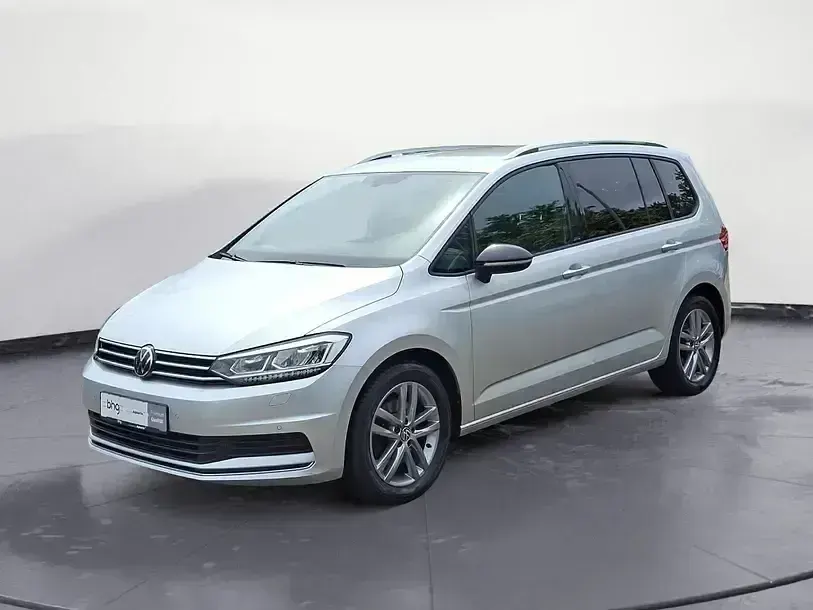 Używany VW Touran Active 150 KM (110 kW) 2021 Srebrny Minivan