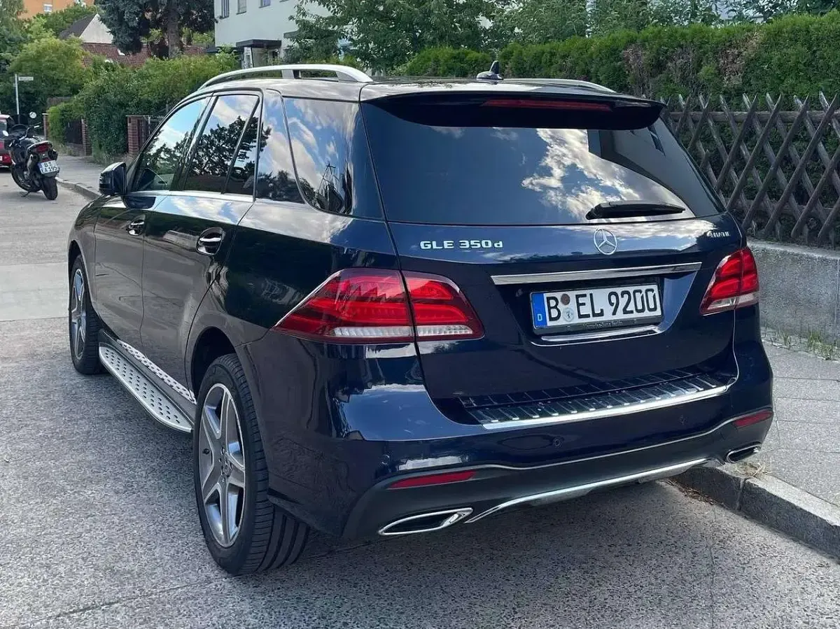 Gebraucht Mercedes GLE350 AMG line 258 PS (189 kW) 2018 Blau SUV