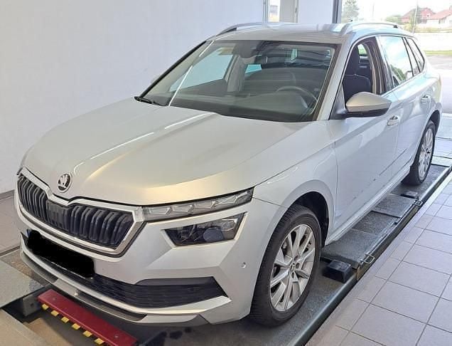 Brilliant silber Gebraucht 2020 Skoda Kamiq Style SUV | 19.817 € (Guter Preis) - Bild 1/2