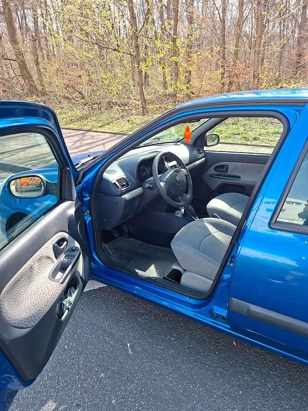 Gebraucht Renault Clio II 55 PS (40 kW) 2005 Blau Kleinwagen