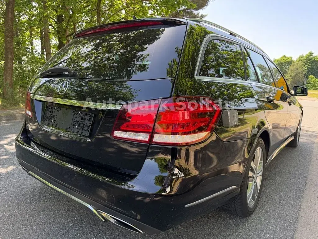 Gebraucht Mercedes E220 Avantgarde 170 PS (125 kW) 2014 Schwarz Limousine