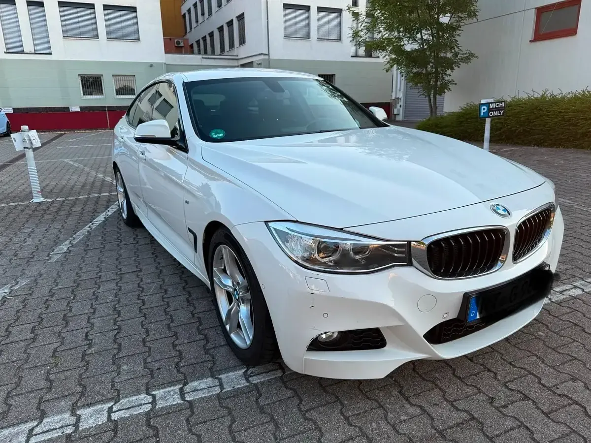 Gebraucht BMW 325 M Sport 218 PS (160 kW) 2015 Weiß Limousine