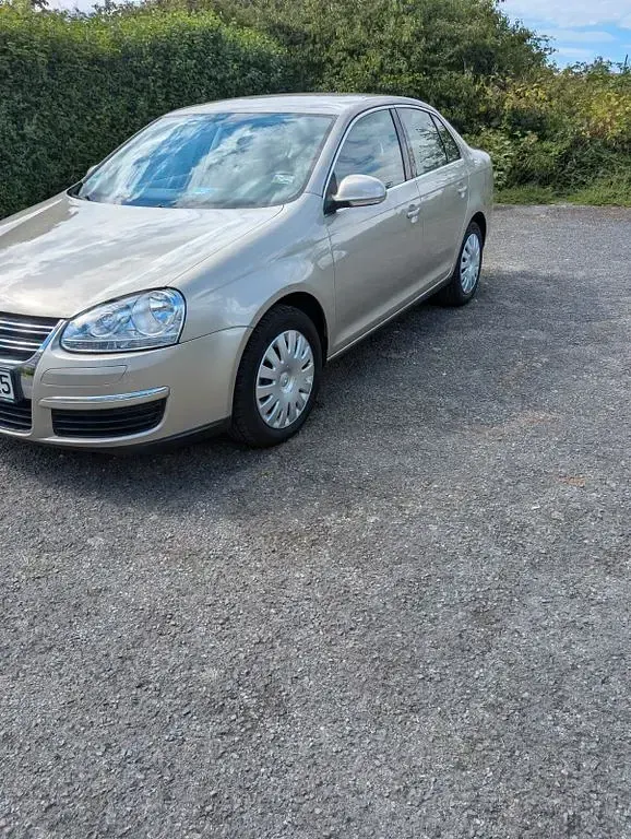Gebraucht VW Jetta Trendline 102 PS (75 kW) 2005 Beige Limousine