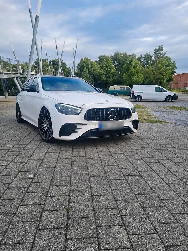 Gebraucht Mercedes E220 AMG line 194 PS (142 kW) 2017 Weiß Kombi