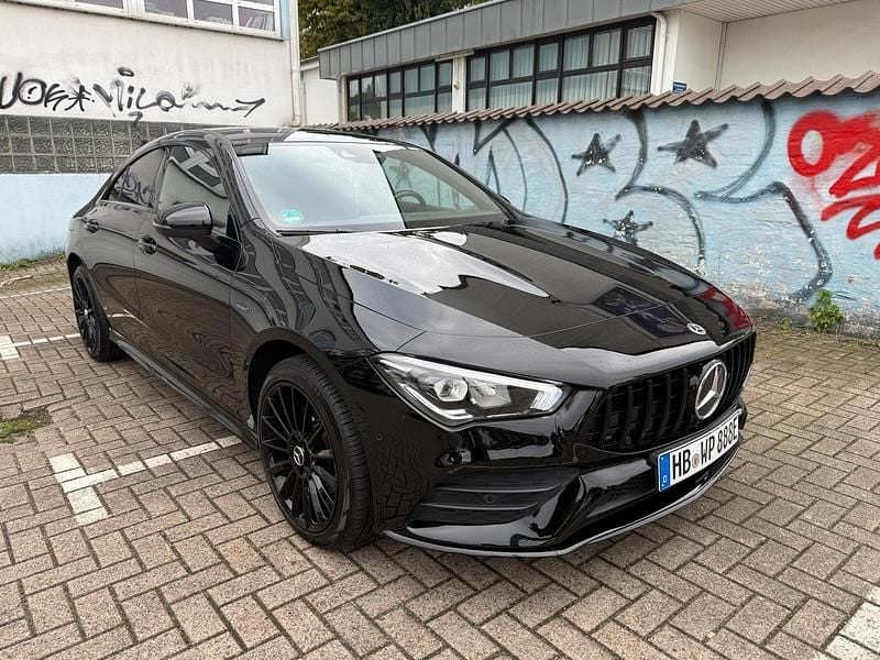 Schwarz Gebraucht 2021 Mercedes CLA250 AMG line Limousine | 29.999 € (Fairer Preis) - Bild 1/4